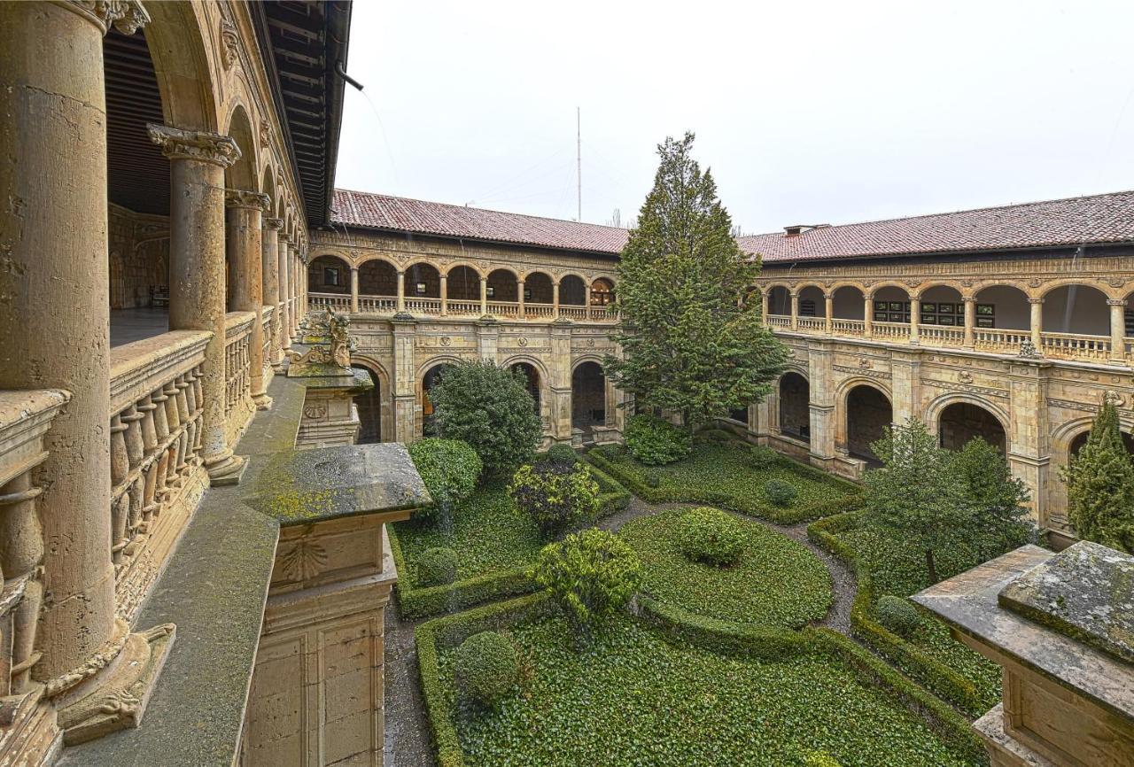 Parador De Turismo De Leon Hotel Exterior photo